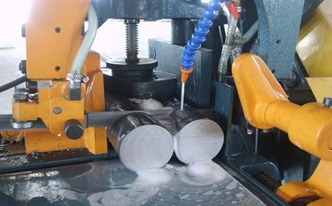 长倘口镇卧式带锯床的送料方式有哪几种？