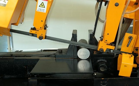 长倘口镇数控带锯床自动送料精度会出现偏差吗？